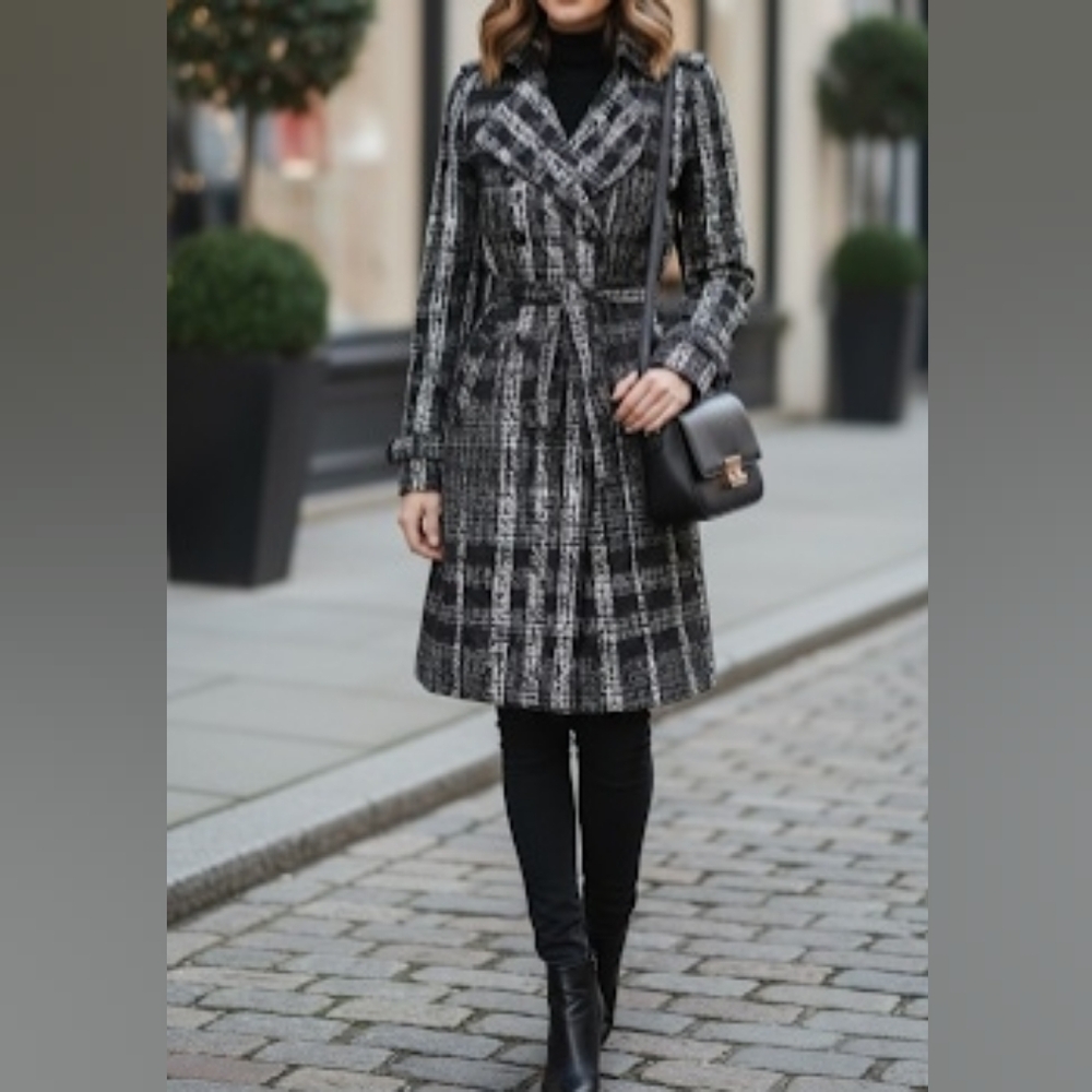 Burberry London Black/White Belted Trench CoatStylish Black and White Plaid Coat
